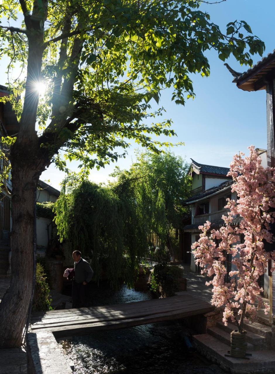 Отель Lux* Tea Horse Road Lijiang Лицзян Экстерьер фото